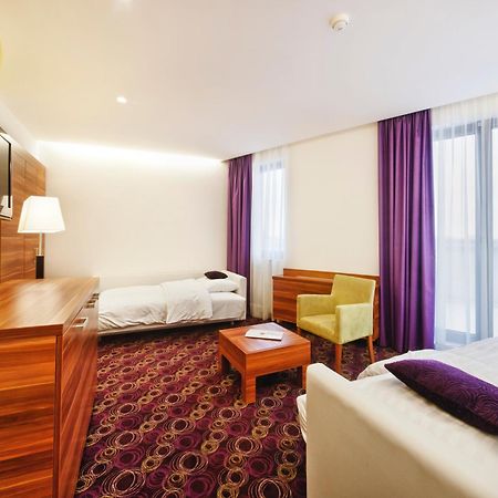 Hotel Sport Иванич-Град Экстерьер фото