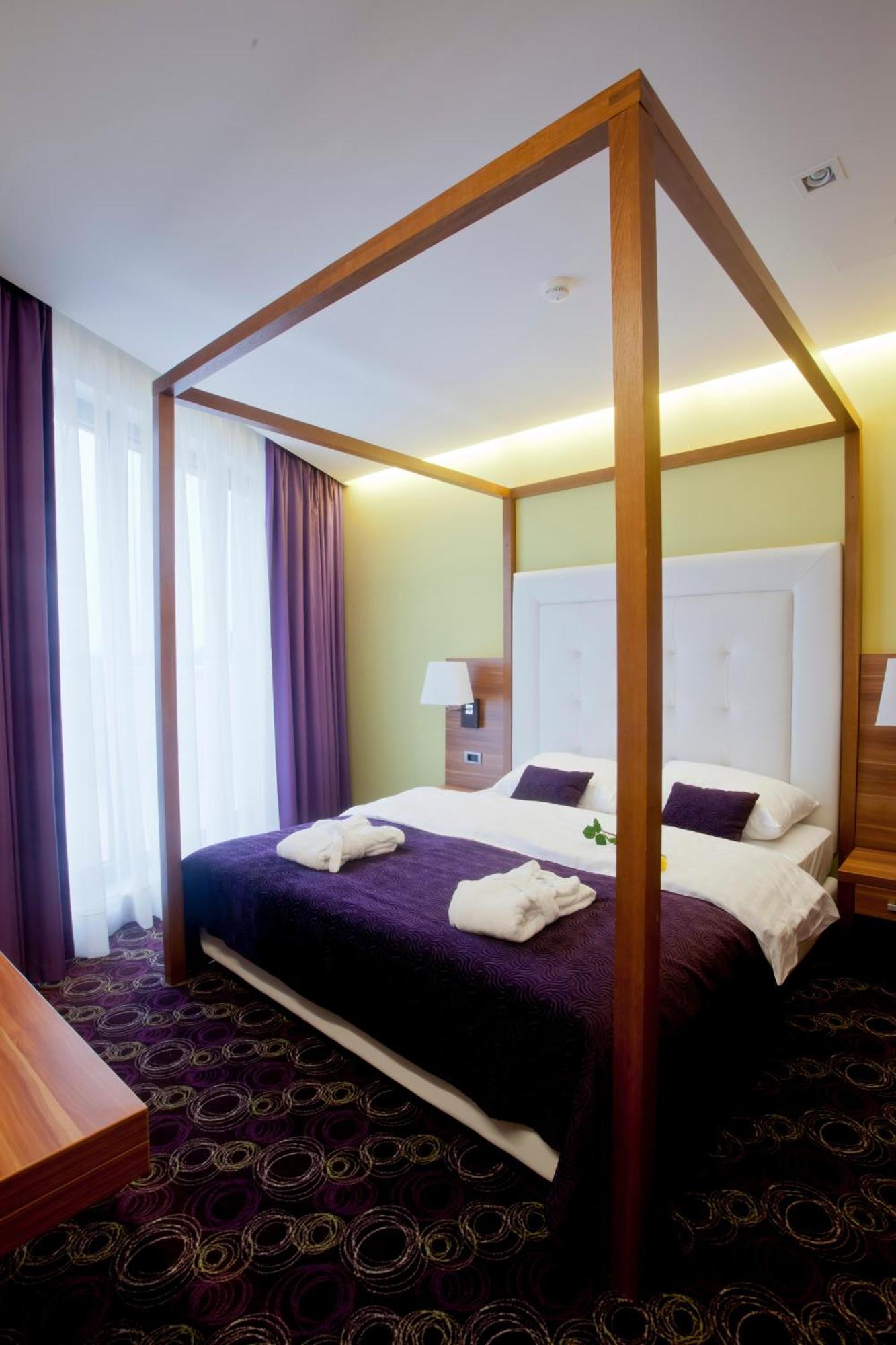 Hotel Sport Иванич-Град Экстерьер фото
