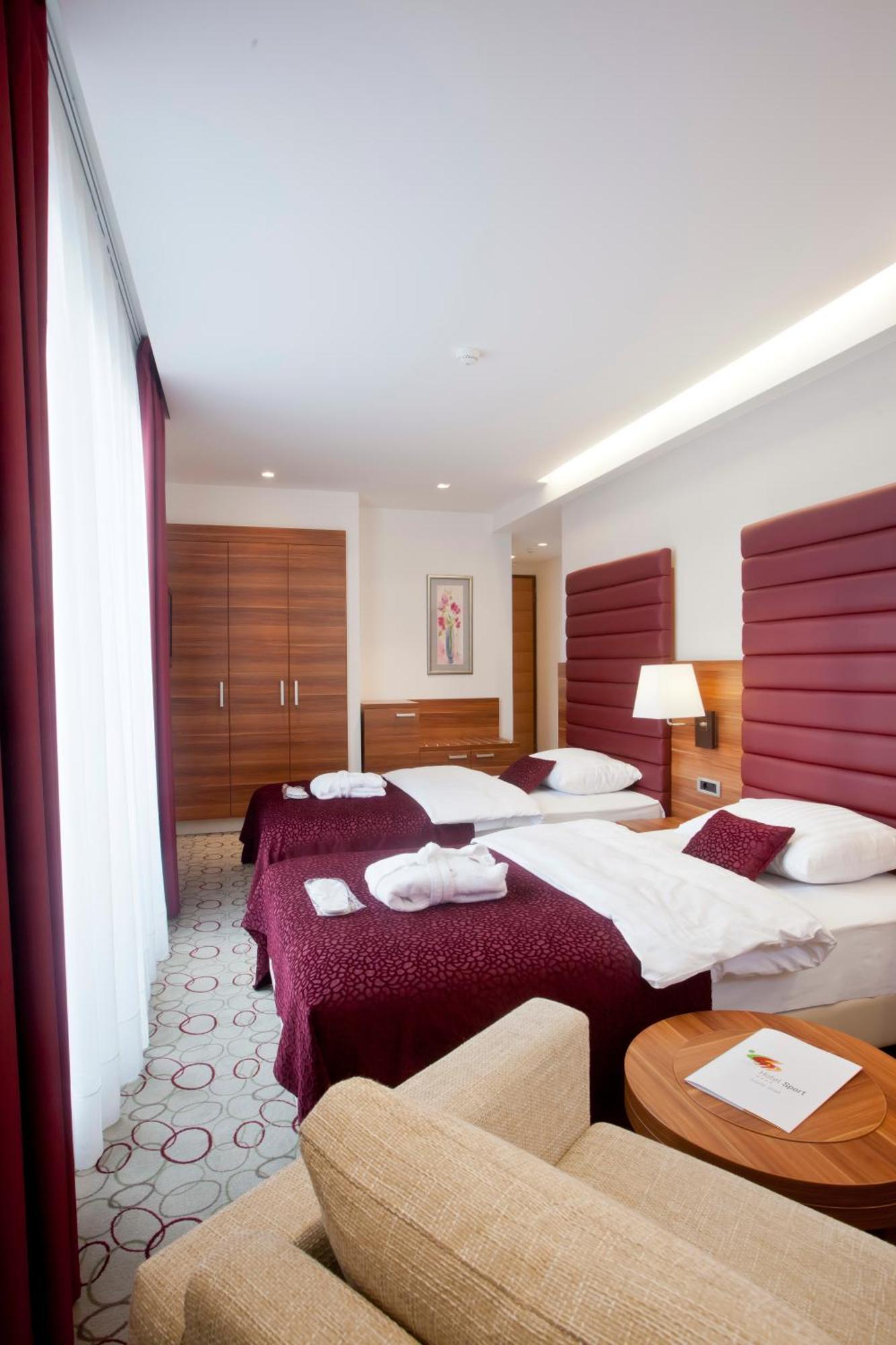 Hotel Sport Иванич-Град Экстерьер фото