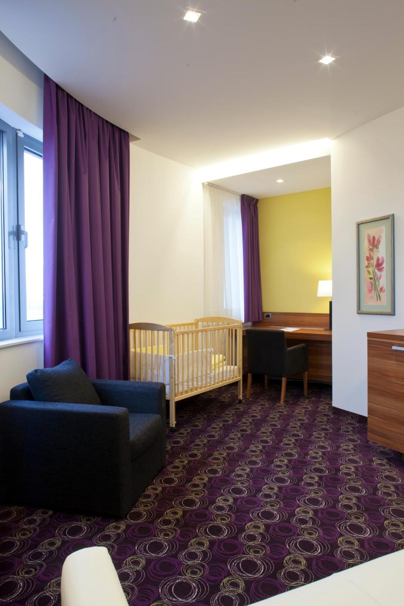 Hotel Sport Иванич-Град Экстерьер фото