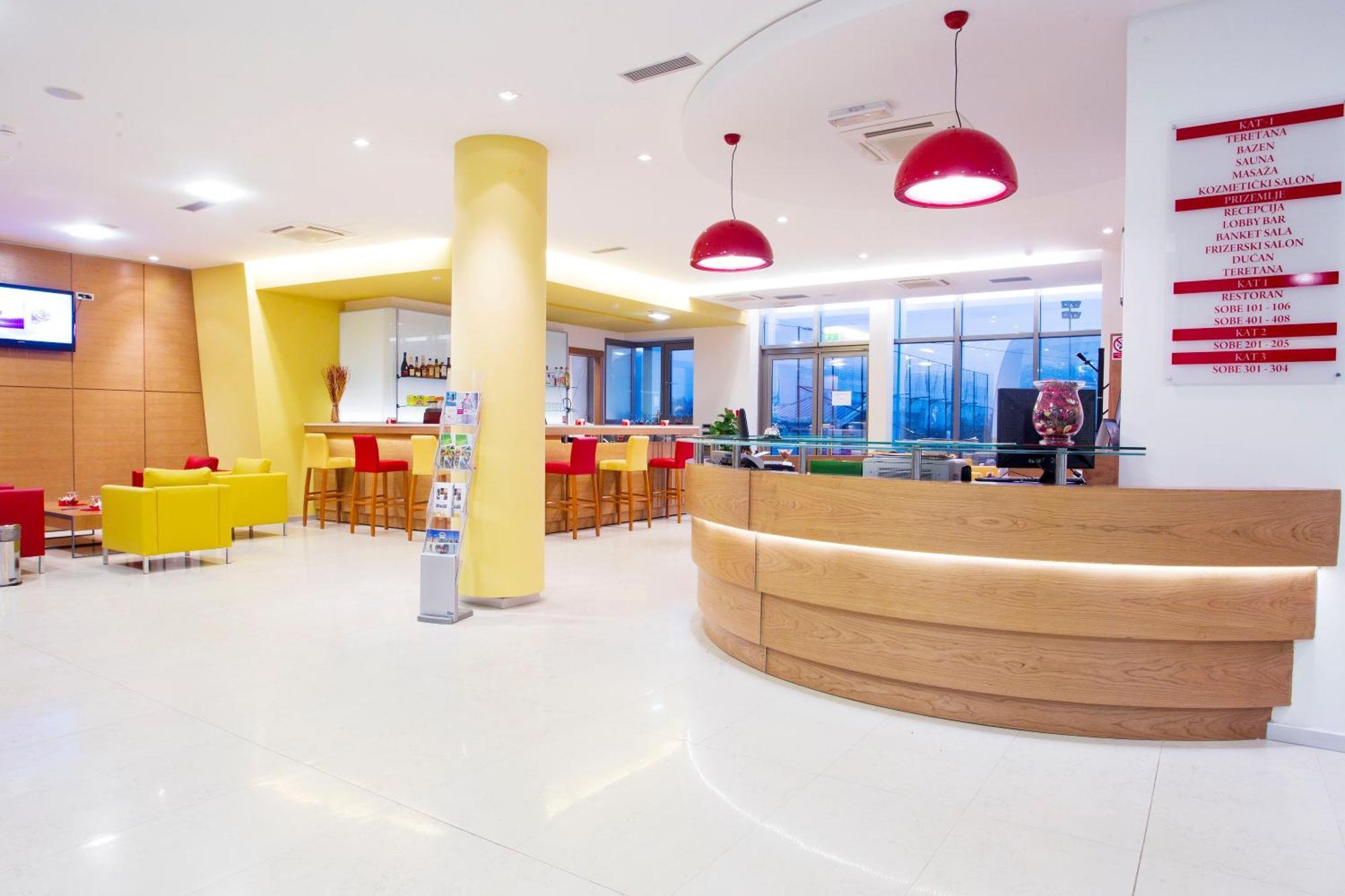 Hotel Sport Иванич-Град Экстерьер фото