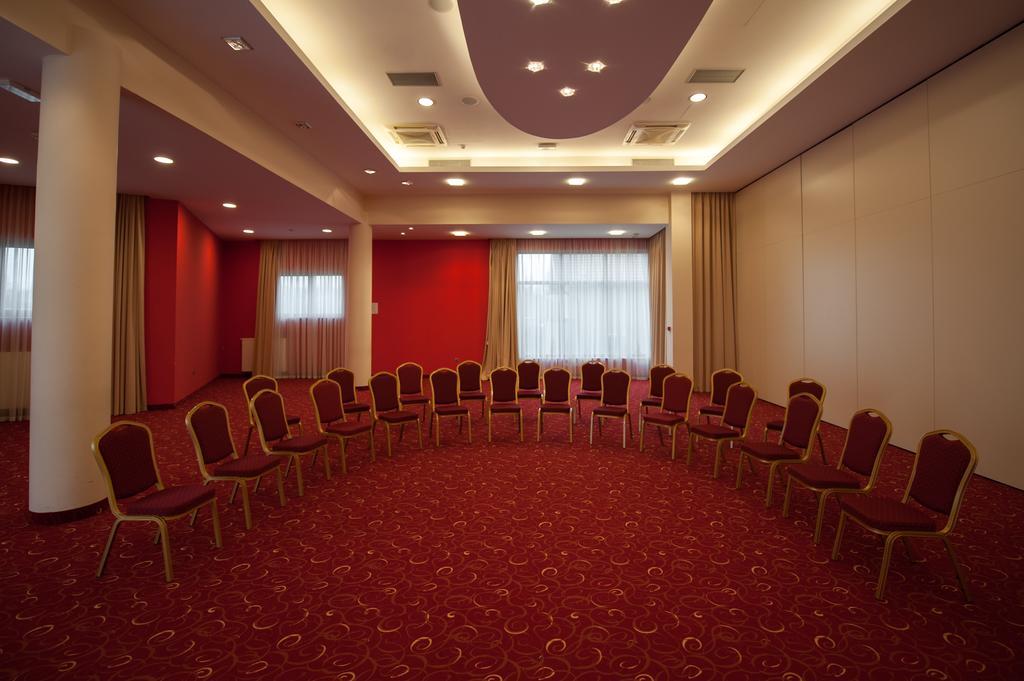 Hotel Sport Иванич-Град Экстерьер фото
